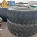 1423476-1 Set of used wheel loader tires