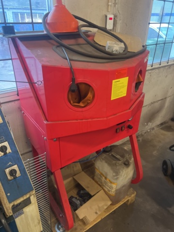 1420258-3 Verkstadstvätt med värmare