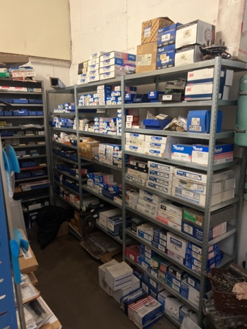 1420288-1 Plåthyllor 7 sektioner med innehåll - Reservdelar