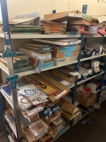 1420288-2 Plåthyllor 7 sektioner med innehåll - Reservdelar