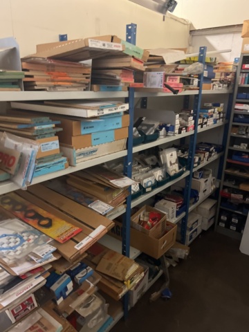 1420288-3 Plåthyllor 7 sektioner med innehåll - Reservdelar