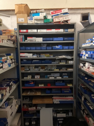 1420288-4 Plåthyllor 7 sektioner med innehåll - Reservdelar