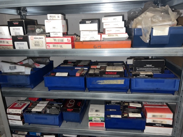 1420288-13 Plåthyllor 7 sektioner med innehåll - Reservdelar