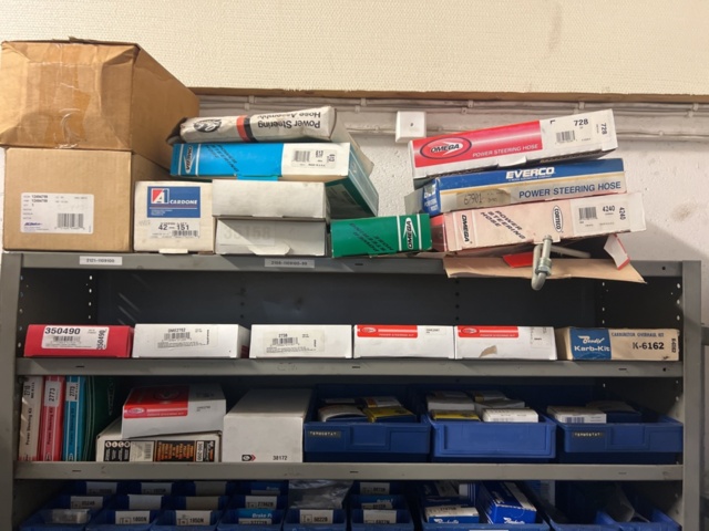 1420288-15 Plåthyllor 7 sektioner med innehåll - Reservdelar