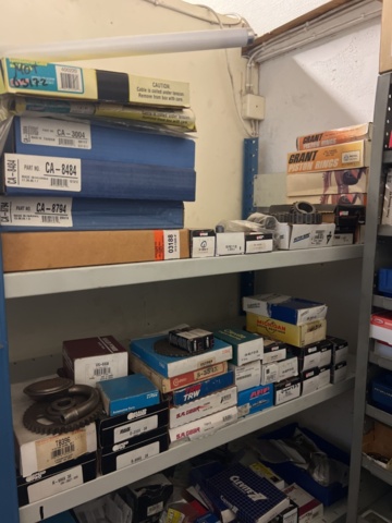 1420288-18 Plåthyllor 7 sektioner med innehåll - Reservdelar