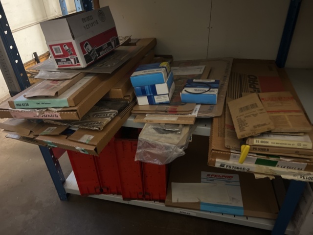 1420288-29 Plåthyllor 7 sektioner med innehåll - Reservdelar