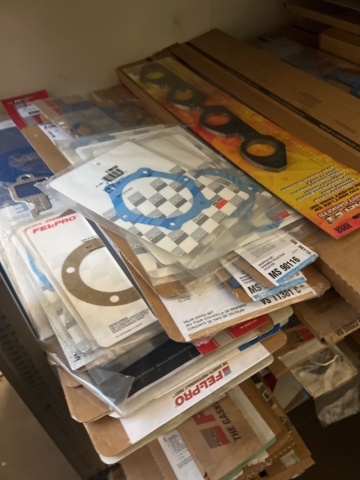 1420288-30 Plåthyllor 7 sektioner med innehåll - Reservdelar