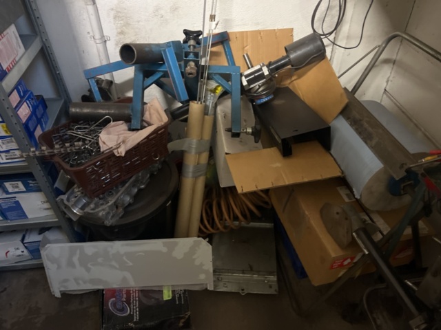 1420288-31 Plåthyllor 7 sektioner med innehåll - Reservdelar