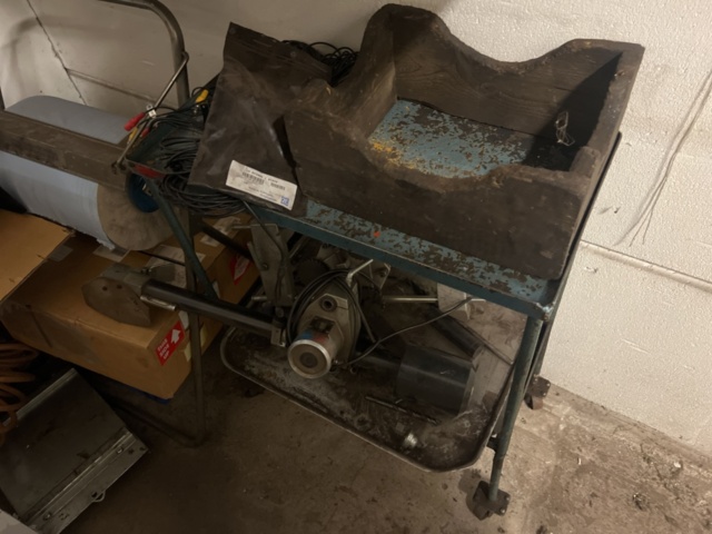 1420288-32 Plåthyllor 7 sektioner med innehåll - Reservdelar