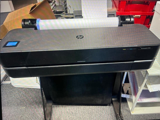 1446085-1 Storformatskrivare HP Designjet T630 med stativ