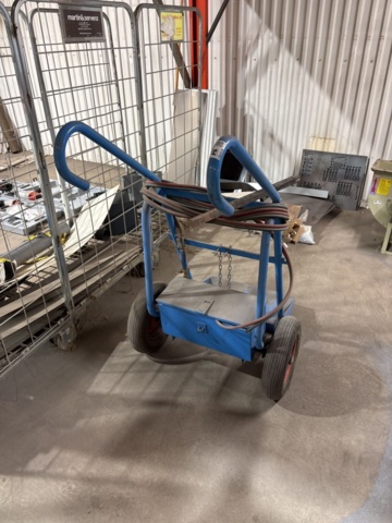 1349539-1 Vagn med innehåll