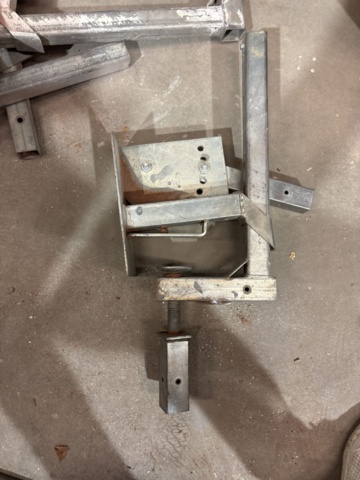 1349558-2 Fästdon för fallskyddsräcken - Combisafe