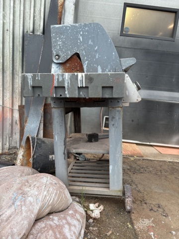 1349568-3 Grill - Burns & Barkles