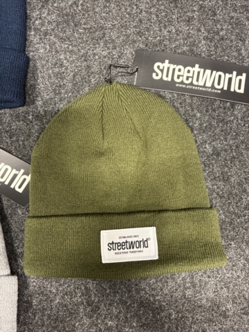 1446466-4 45 st mössor Streetworld, one size