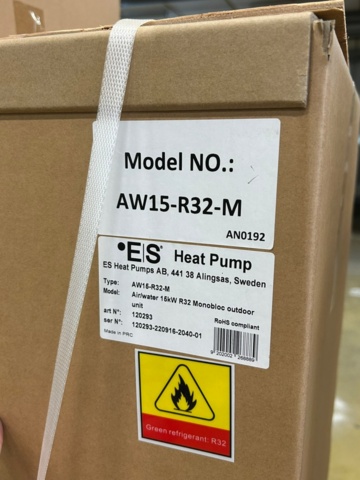 1446749-8 15 kW luft/vatten värmepump från Energy Save anslut till befintligt värmesystem. Bufferttank K66