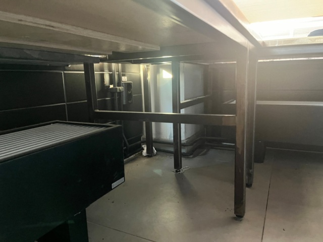 1423926-7 Restauranginredning, bord, stolar bänkar