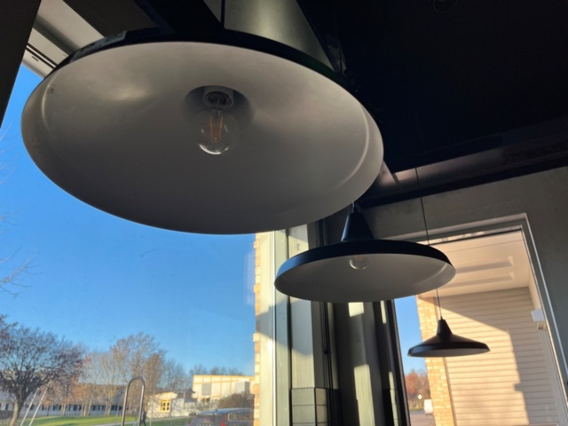 1423927-2 Lampor och belysning i lokal