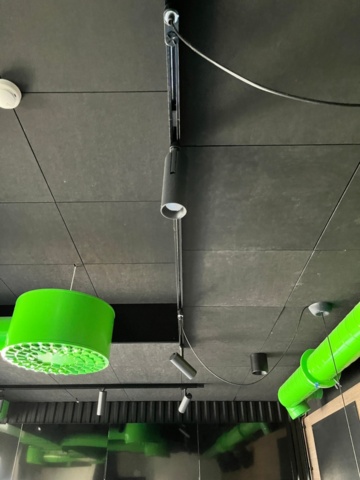 1423927-4 Lampor och belysning i lokal