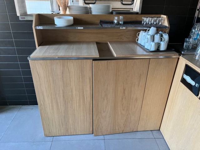 1423930-2 Vatten/bestick/skräpstation