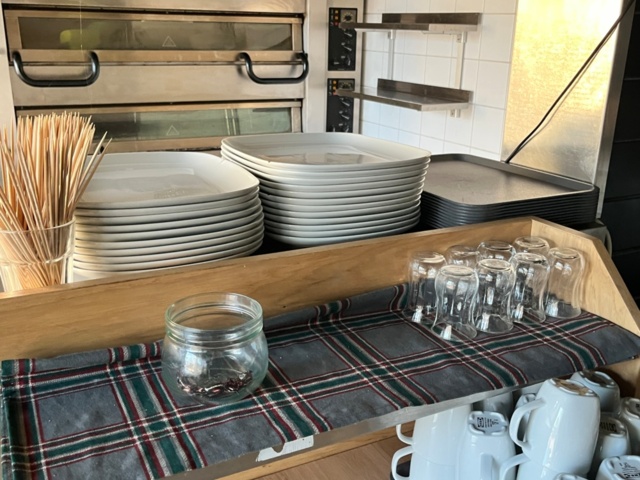 1423930-10 Vatten/bestick/skräpstation