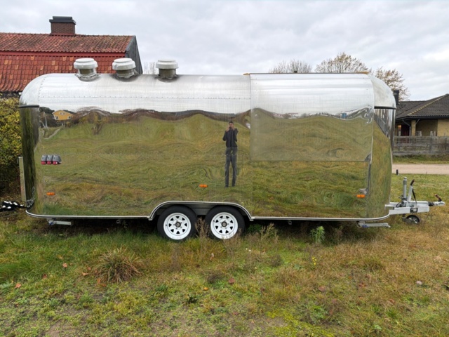 1446884-2 Fullutrustad matvagn / pizzavagn, liknande Airstreamer - 2021
