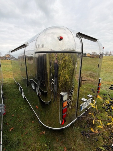 1446884-5 Fullutrustad matvagn / pizzavagn, liknande Airstreamer - 2021