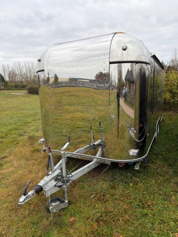 1446884-8 Fullutrustad matvagn / pizzavagn, liknande Airstreamer - 2021