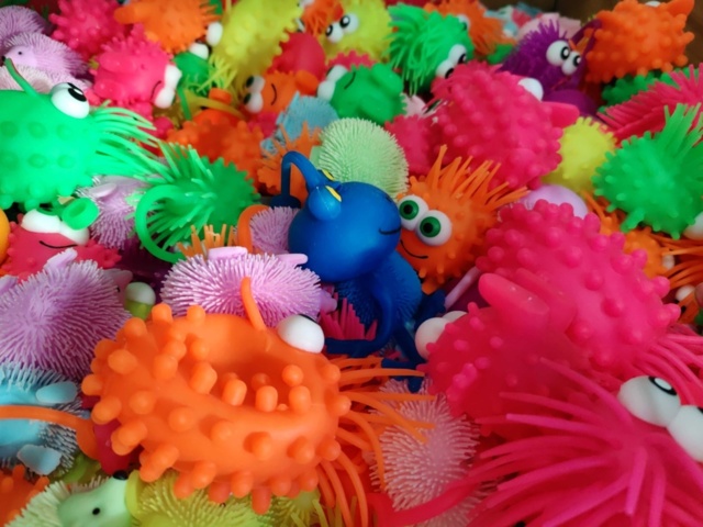 1442904-10 Sortiment med blinkande leksaker