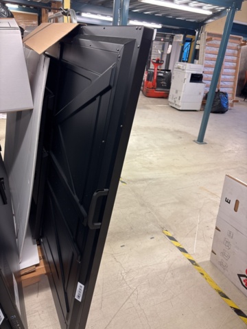 1443694-5 98" Interaktiv pekskärm med konferensutrustning och tillbehör - Clevertouch Pro Series 3