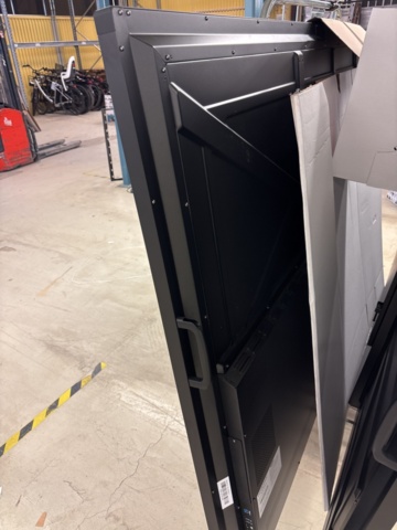 1443694-6 98" Interaktiv pekskärm med konferensutrustning och tillbehör - Clevertouch Pro Series 3