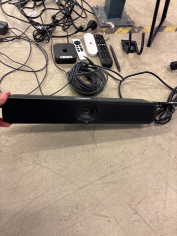 1443694-8 98" Interaktiv pekskärm med konferensutrustning och tillbehör - Clevertouch Pro Series 3