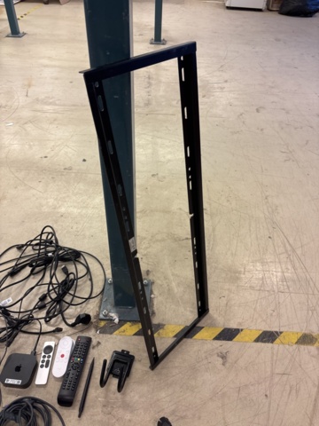 1443694-15 98" Interaktiv pekskärm med konferensutrustning och tillbehör - Clevertouch Pro Series 3