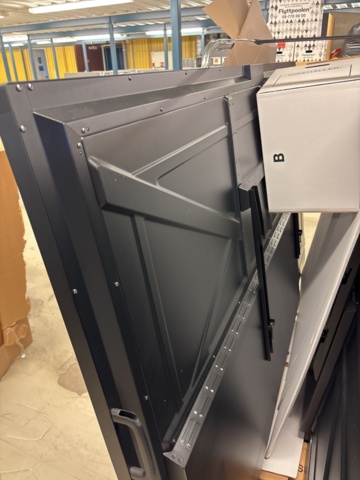 1443695-5 98" Interaktiv pekskärm med konferensutrustning och tillbehör - Clevertouch Pro Series 3