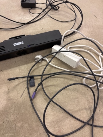 1443695-8 98" Interaktiv pekskärm med konferensutrustning och tillbehör - Clevertouch Pro Series 3