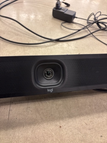 1443695-9 98" Interaktiv pekskärm med konferensutrustning och tillbehör - Clevertouch Pro Series 3