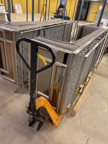 1443703-3 Diverse möblemang/inredning - soffor, byrå, bord