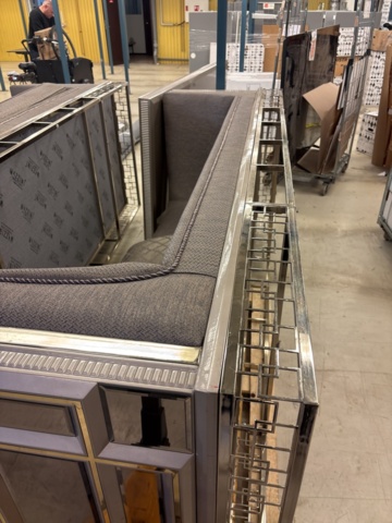 1443703-4 Diverse möblemang/inredning - soffor, byrå, bord