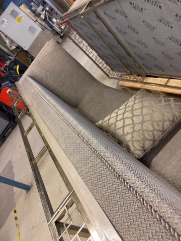 1443703-5 Diverse möblemang/inredning - soffor, byrå, bord