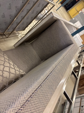 1443703-6 Diverse möblemang/inredning - soffor, byrå, bord