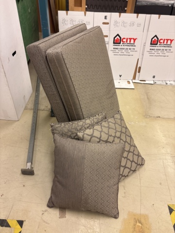 1443703-7 Diverse möblemang/inredning - soffor, byrå, bord