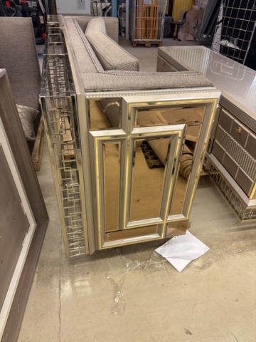 1443703-9 Diverse möblemang/inredning - soffor, byrå, bord