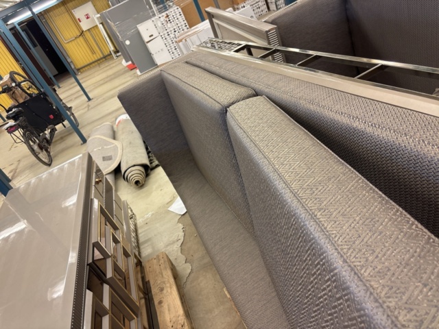 1443703-10 Diverse möblemang/inredning - soffor, byrå, bord