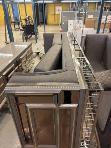 1443703-11 Diverse möblemang/inredning - soffor, byrå, bord