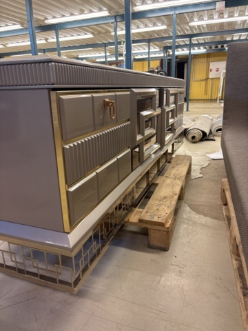 1443703-14 Diverse möblemang/inredning - soffor, byrå, bord