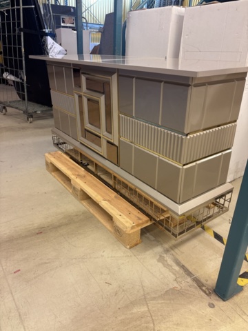 1443703-20 Diverse möblemang/inredning - soffor, byrå, bord