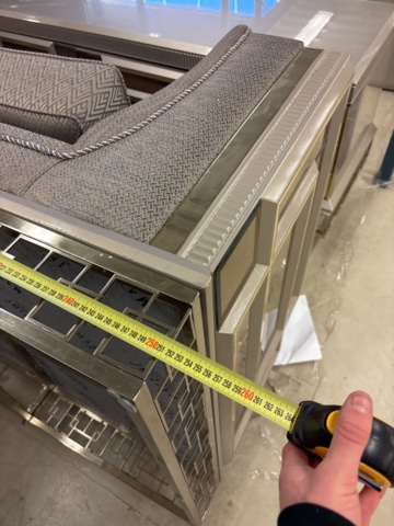 1443703-26 Diverse möblemang/inredning - soffor, byrå, bord