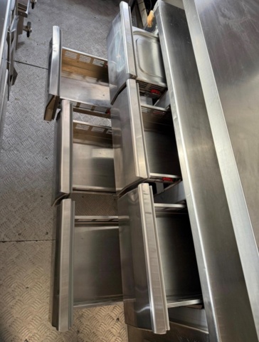 1446884-17 Fullutrustad matvagn / pizzavagn, liknande Airstreamer - 2021