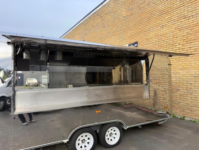 1446884-20 Fullutrustad matvagn / pizzavagn, liknande Airstreamer - 2021