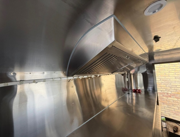 1446884-24 Fullutrustad matvagn / pizzavagn, liknande Airstreamer - 2021