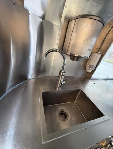 1446884-26 Fullutrustad matvagn / pizzavagn, liknande Airstreamer - 2021